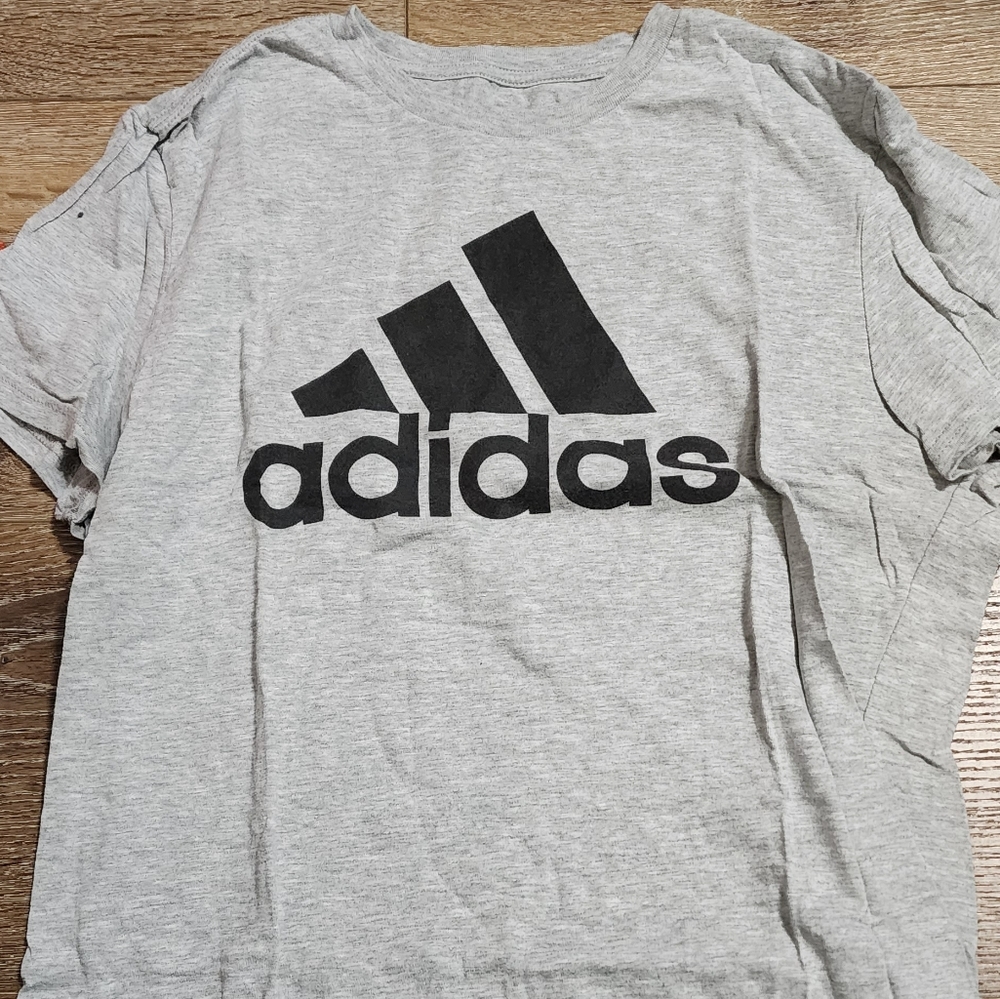 Adidas T-shirt